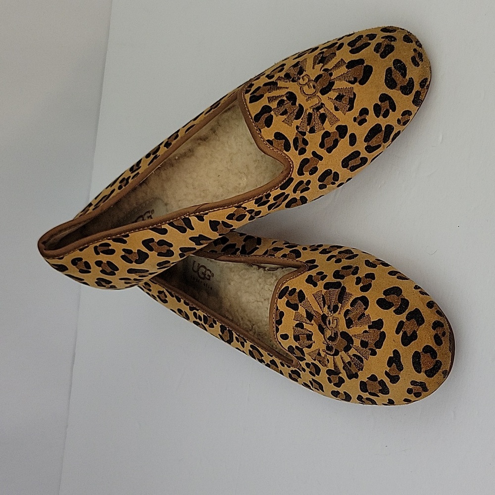 UGG Carey Suede Skimmer Style Flats Leopard Print Size 7.5